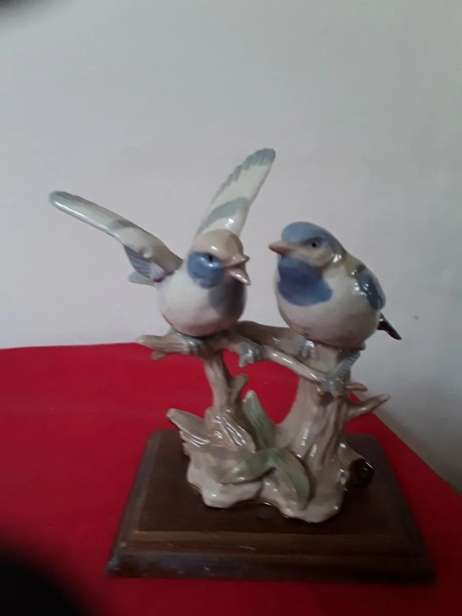 Vintage porcelain ornament of two birds - Image 2