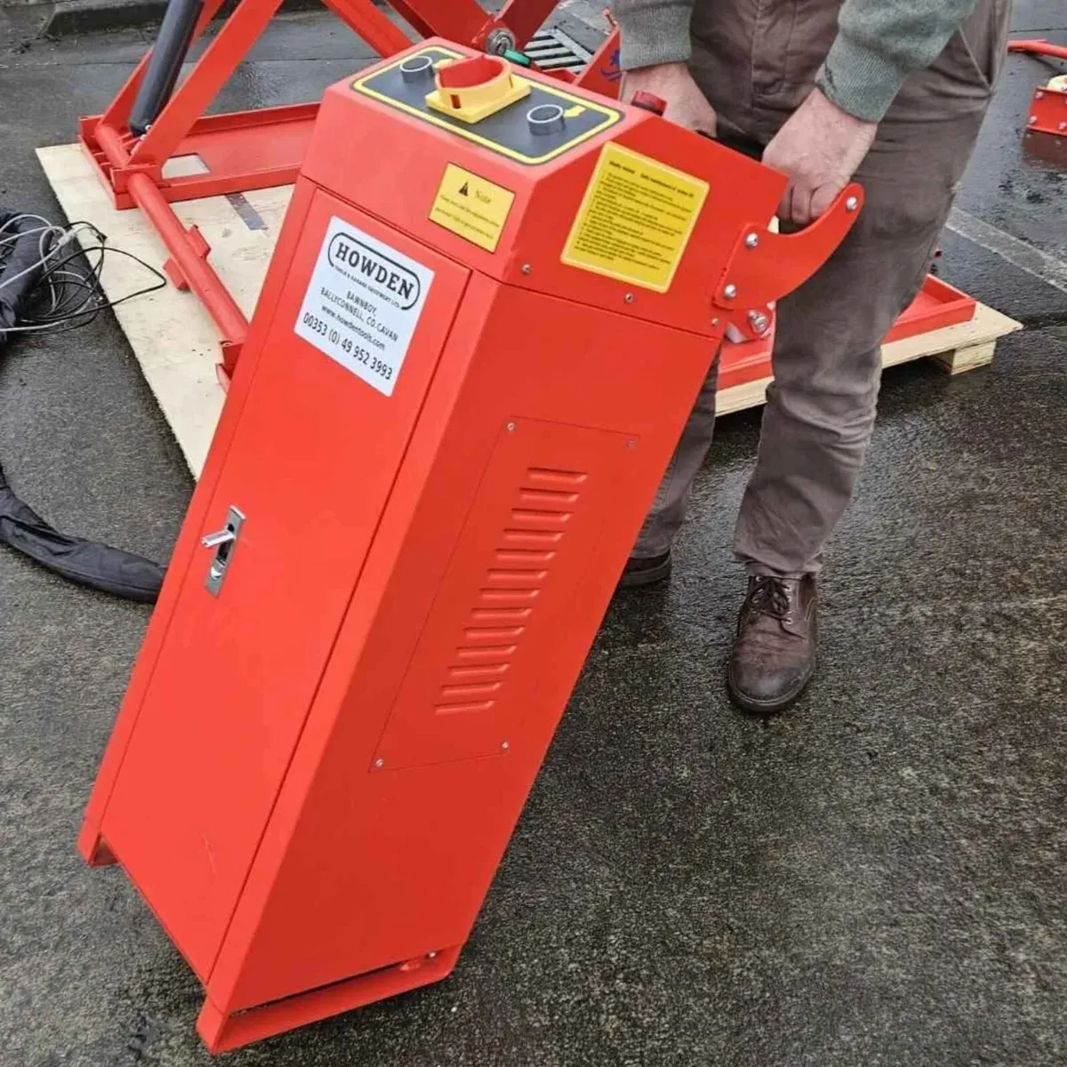 Mid-Rise Scissor Lift 3 Tonne, 230 Volt - Image 4