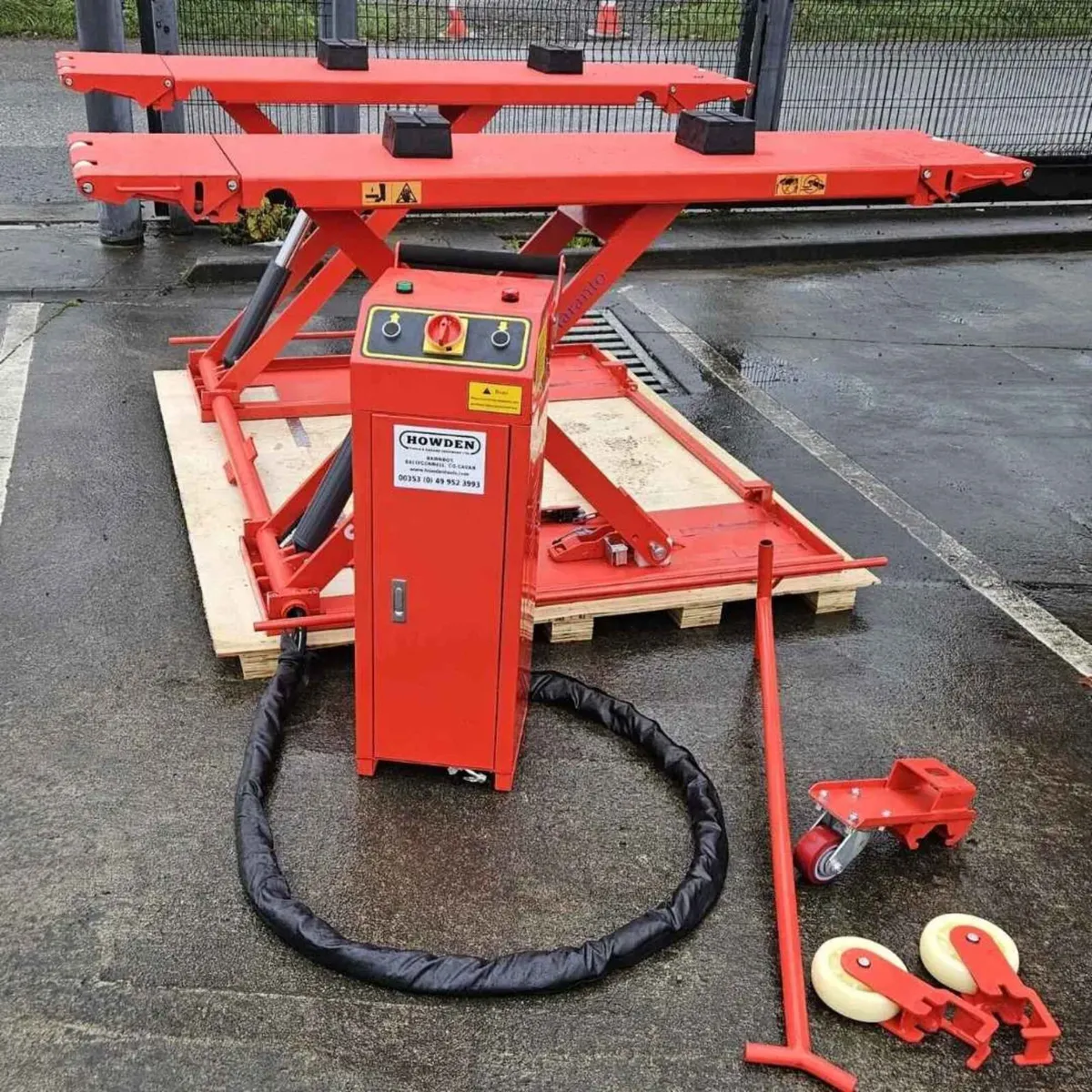 Mid-Rise Scissor Lift 3 Tonne, 230 Volt - Image 1