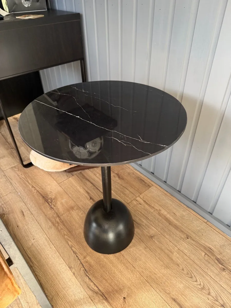 Chair and table - Image 4