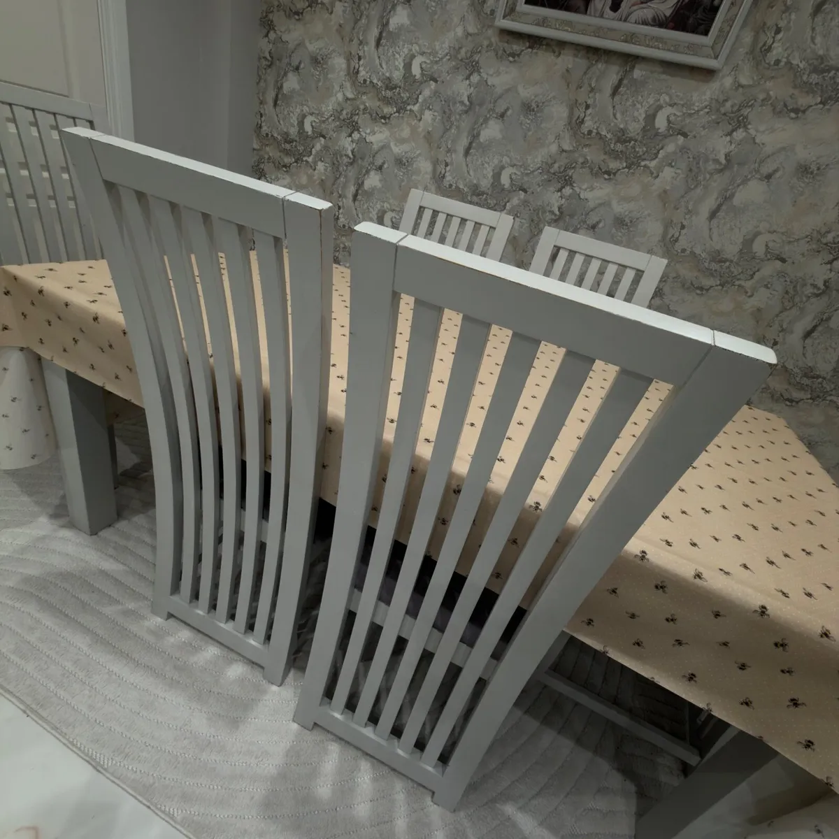 Table with chairs - Image 1