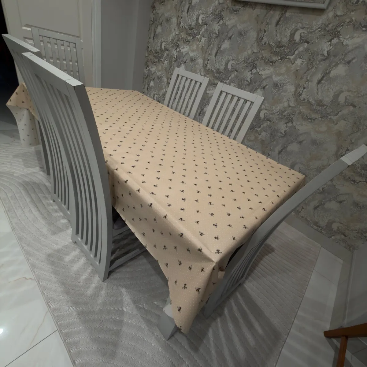 Table with chairs - Image 4