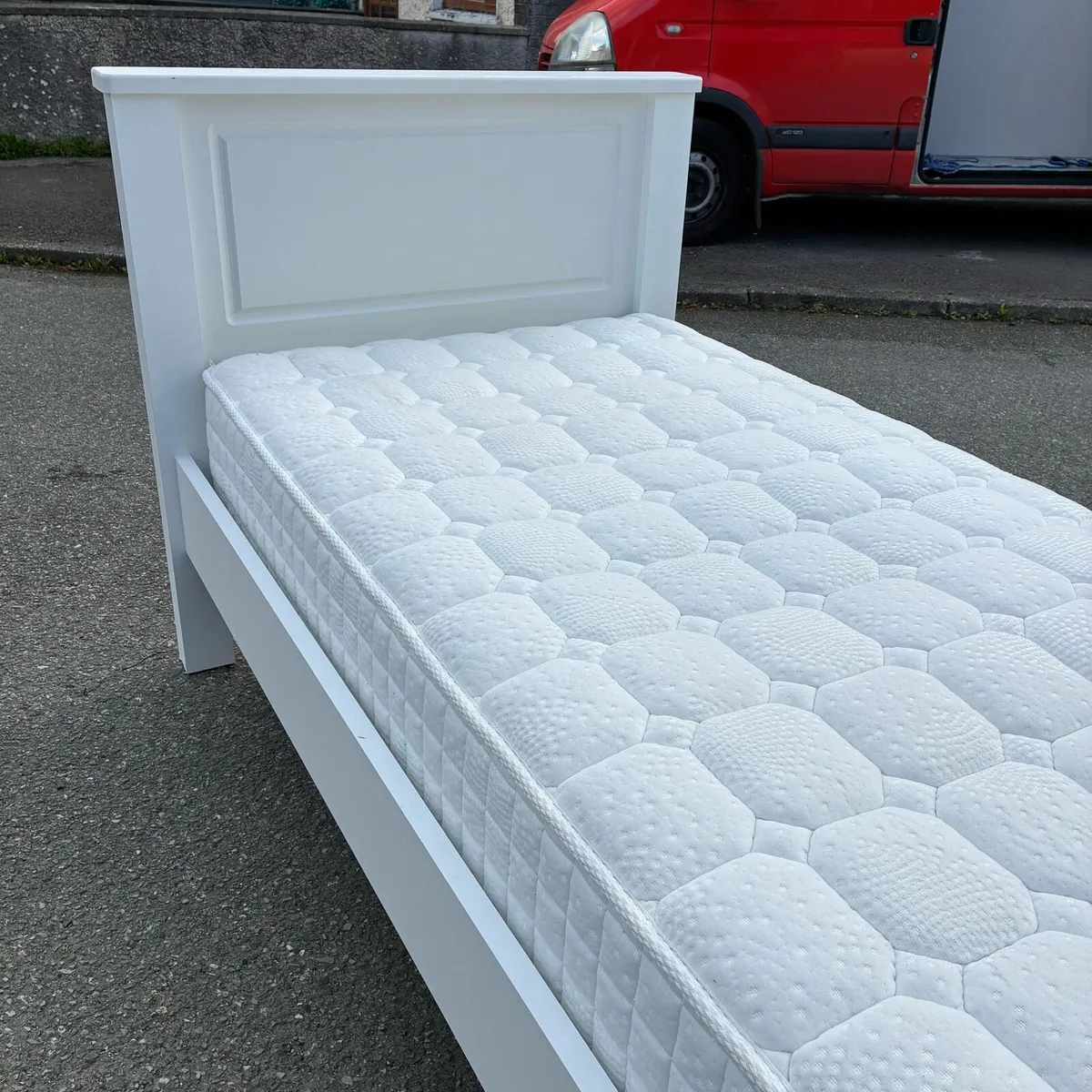 Fabulous white solid Single bed & 10” Mattress - Image 2