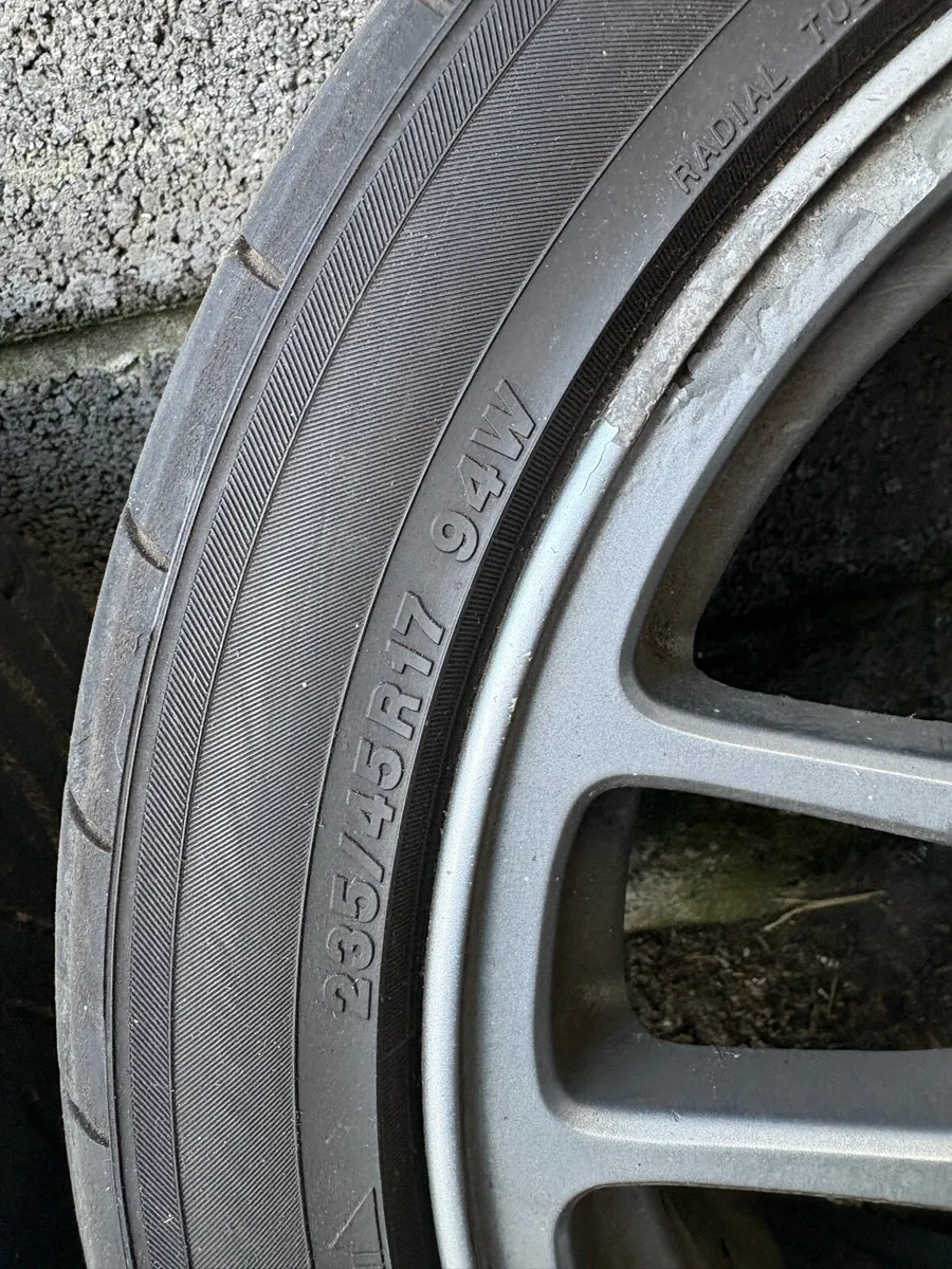 Mitsubishi Evo 9 wheels & exhaust - Image 2