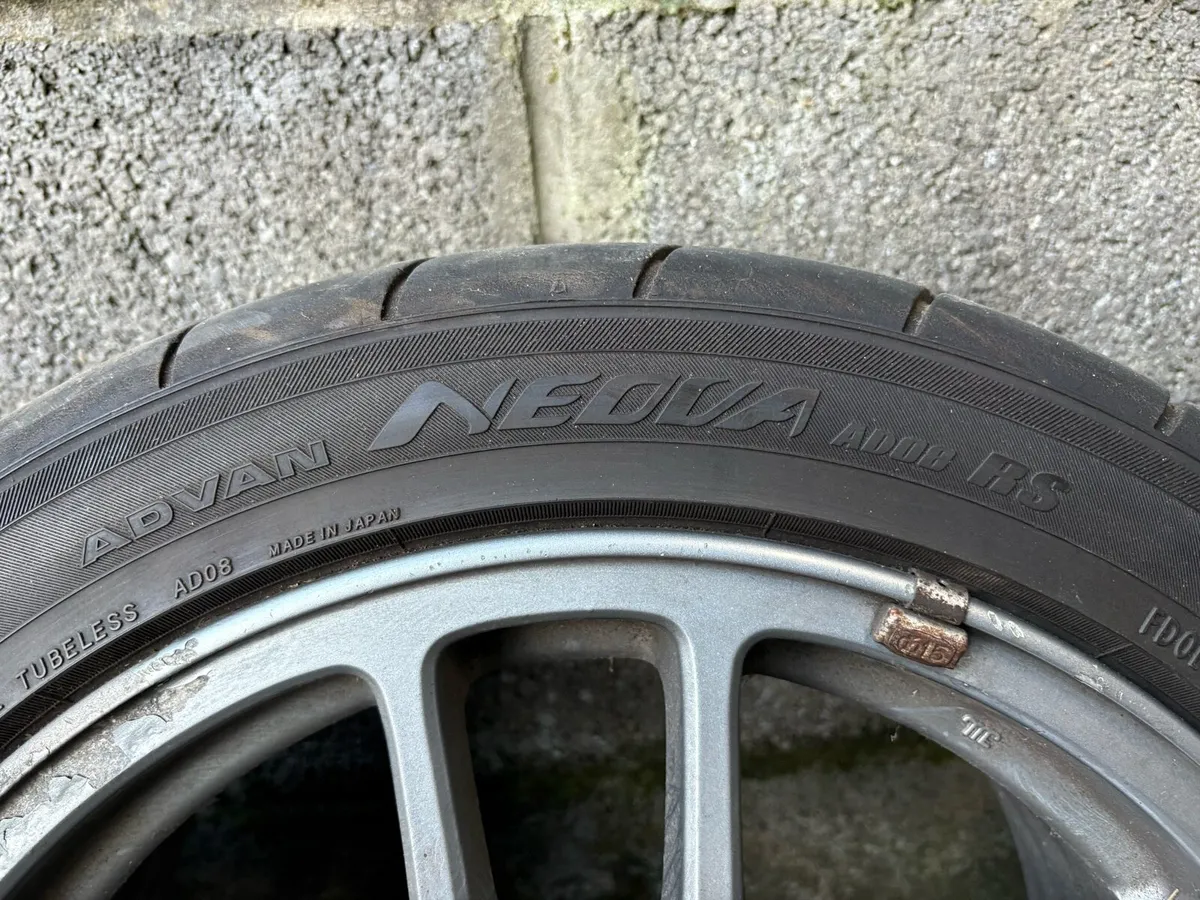 Mitsubishi Evo 9 wheels & exhaust - Image 3