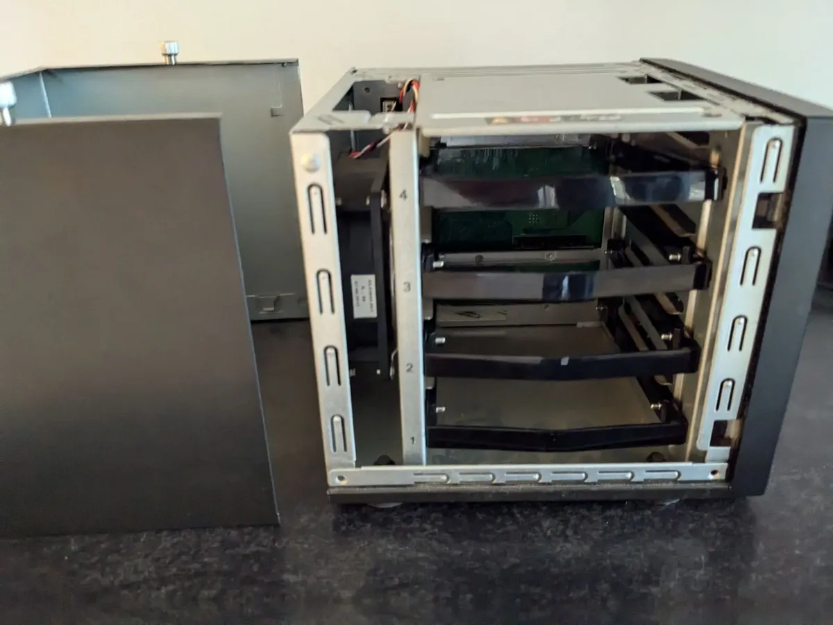 IOmega Network Storage NAS - Image 2
