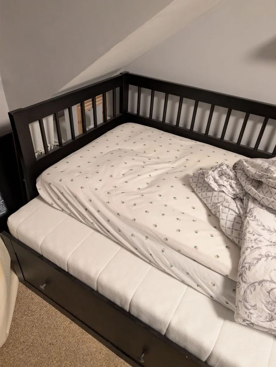 IKEA Hemnes daybed with two drawers - black - Image 2