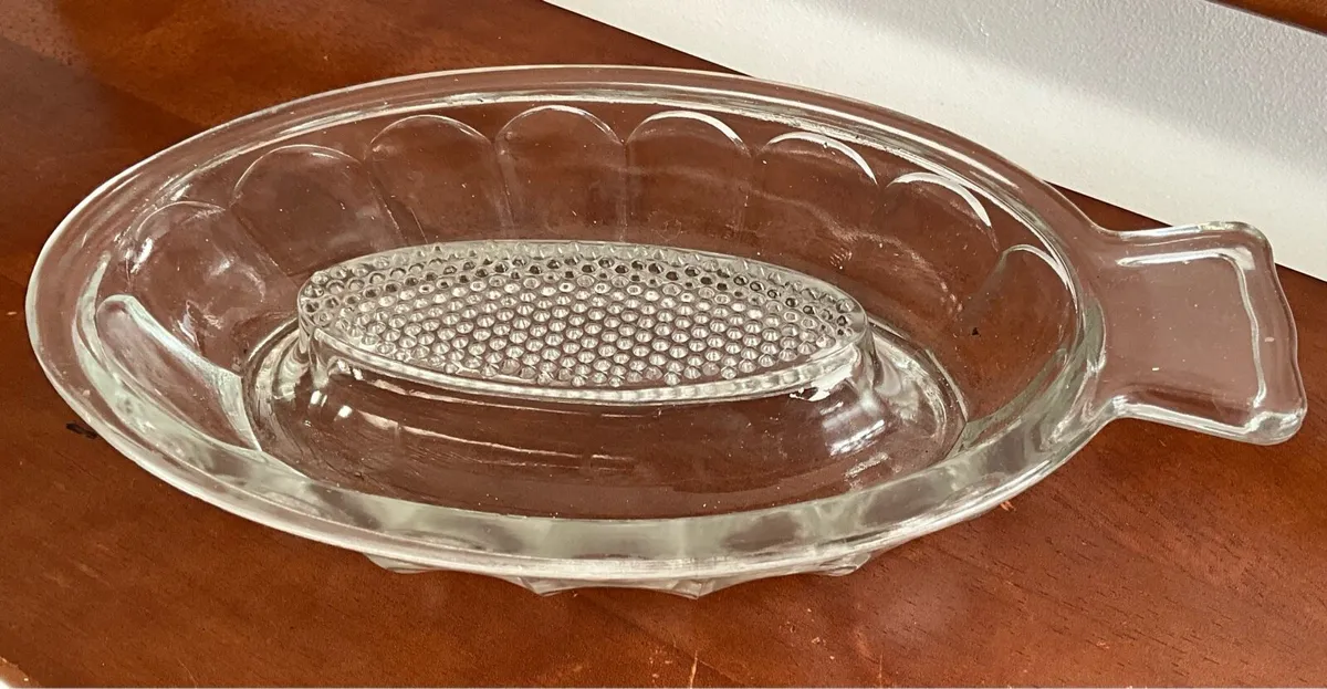 Vintage Oval,Shoed Clear Glss Frtwr with Handle - Image 1