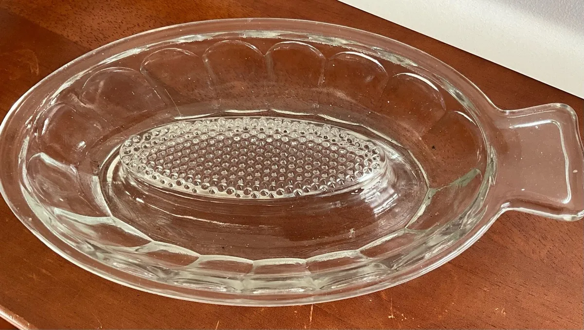Vintage Oval,Shoed Clear Glss Frtwr with Handle - Image 2