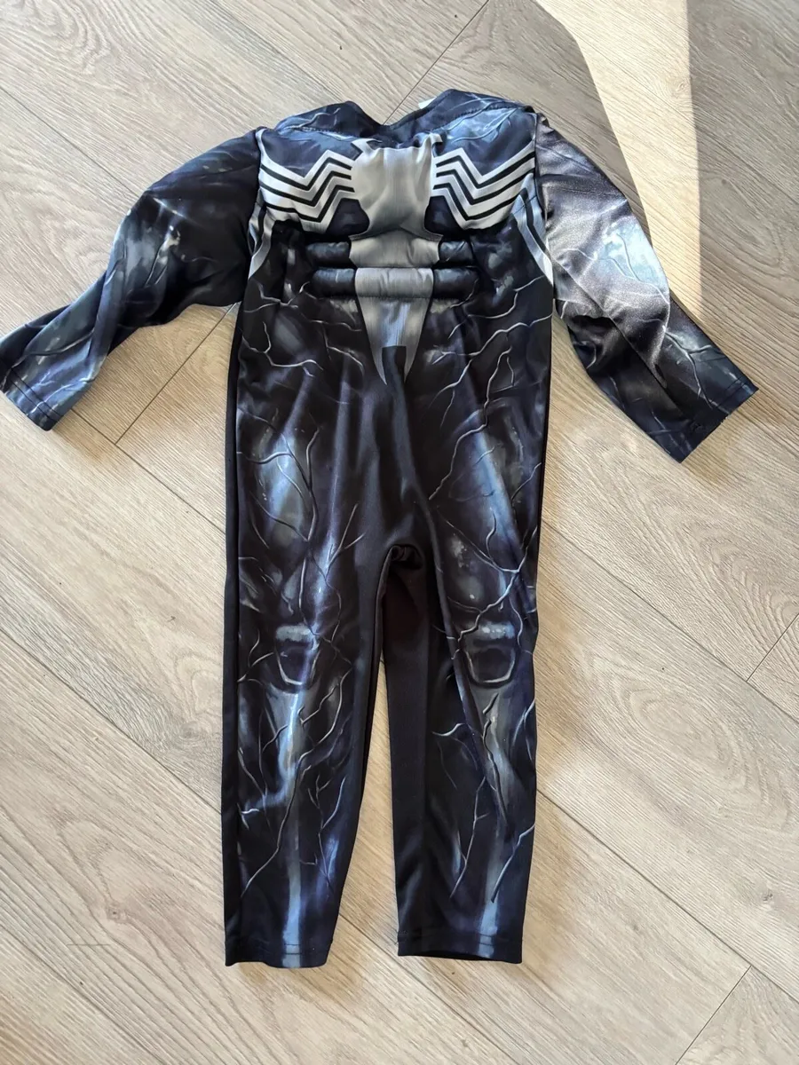 Superhero costumes - Image 2