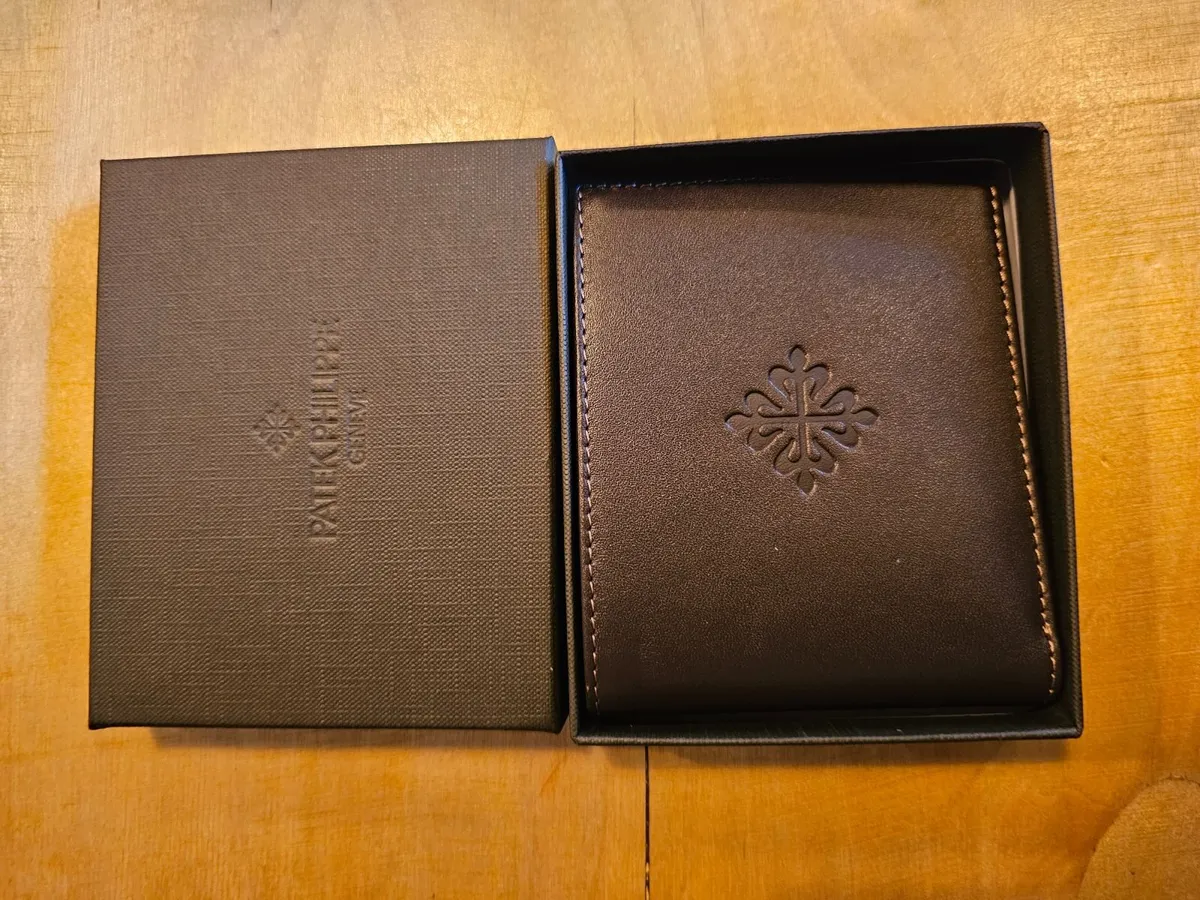 Patek Philippe brown leather wallet - Image 4