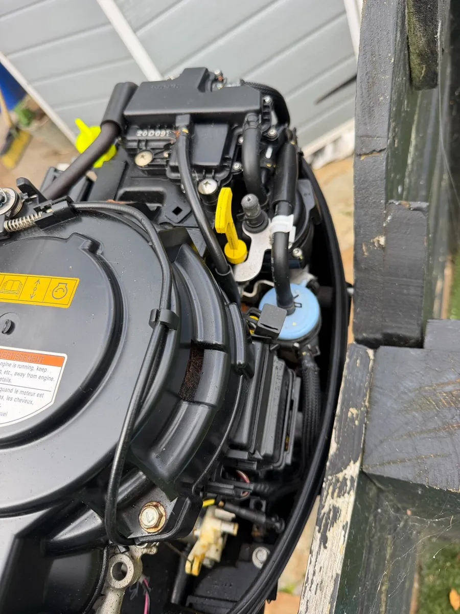 Outboard engine - Image 2