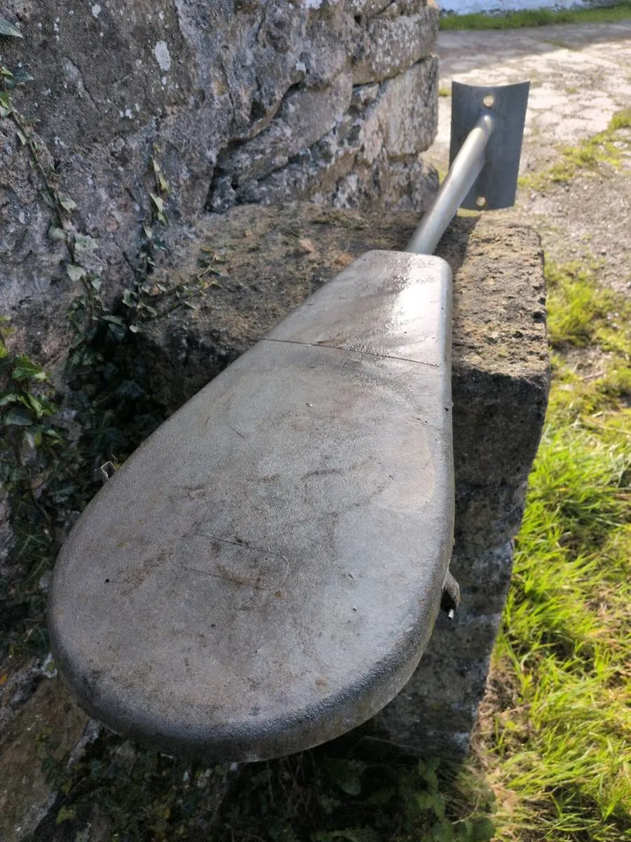 Outdoor metal light cover - Image 2