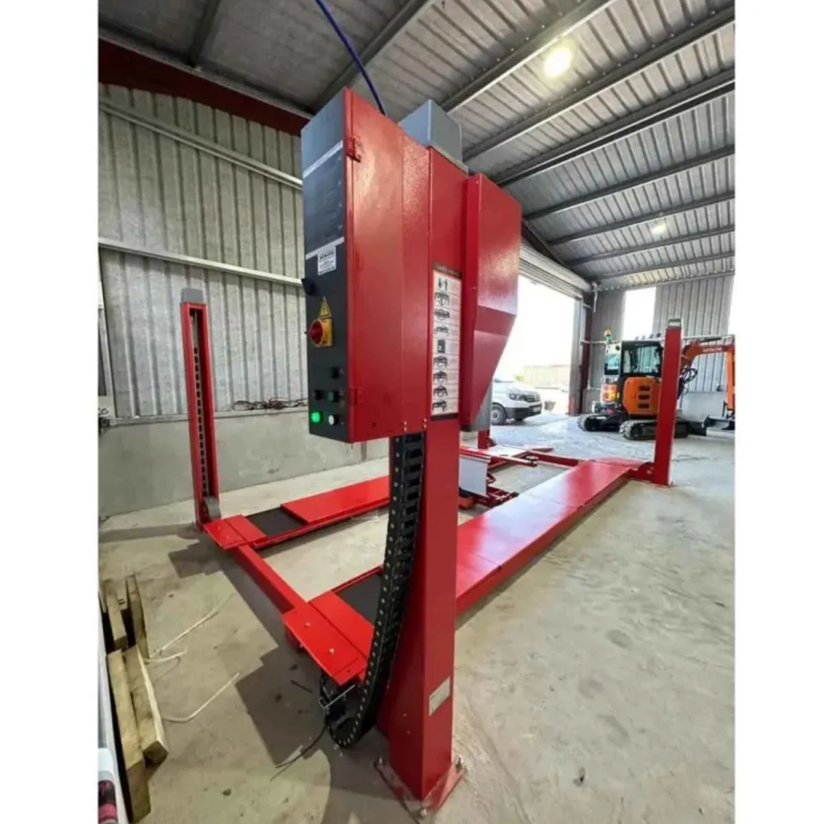 Taranto 4 Post 4 Ton Auto Vehicle Lift - Image 2