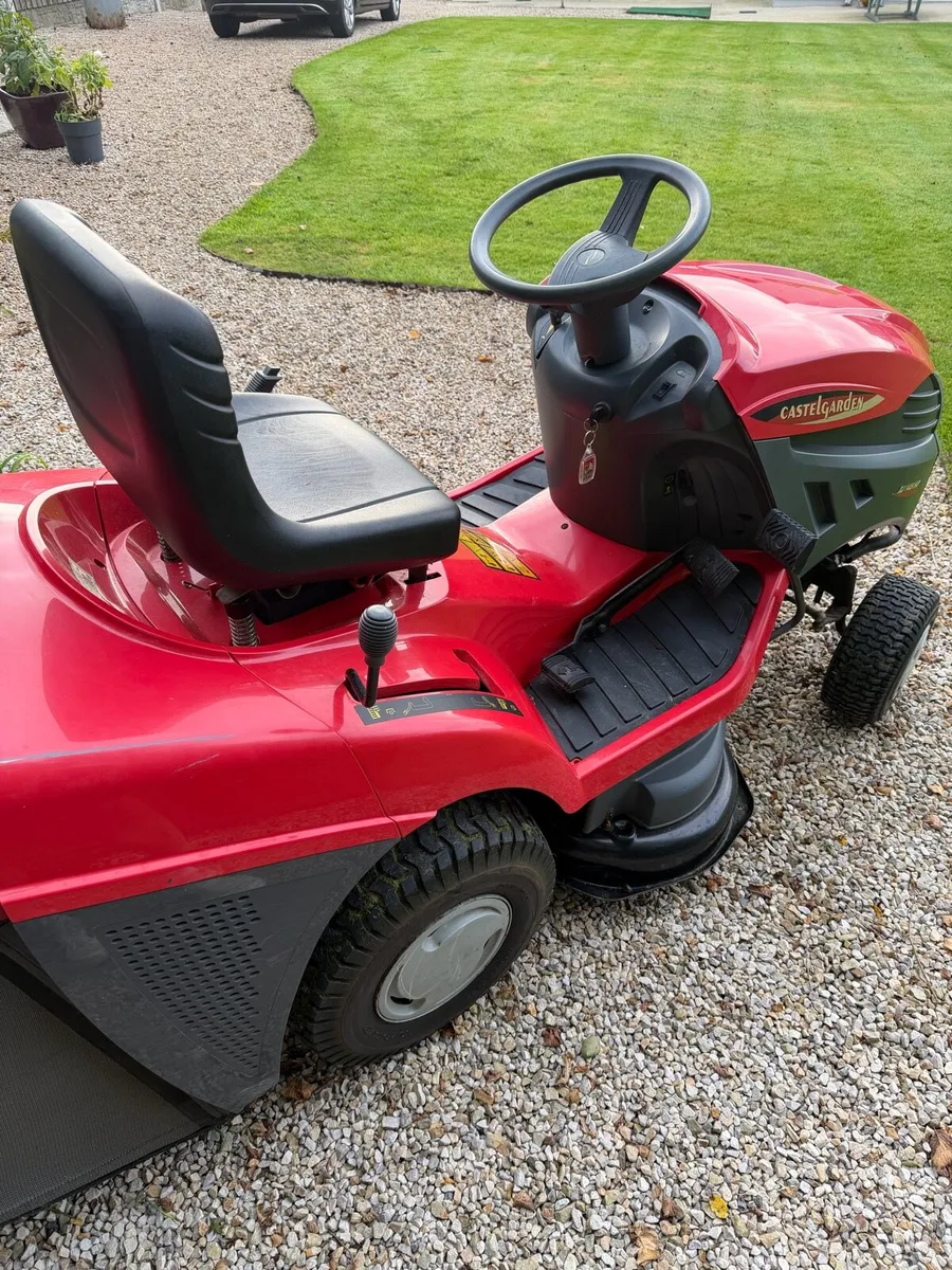 Castlegarden Ride On mower - Image 2