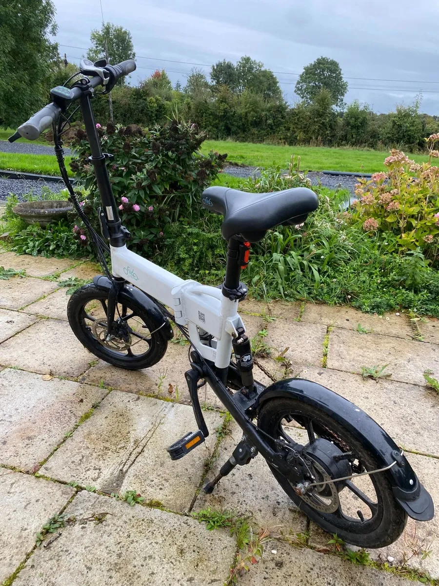 FIIDO D2S ELECTRIC FOLDING E-BIKE — WITH CHARGER - Image 4