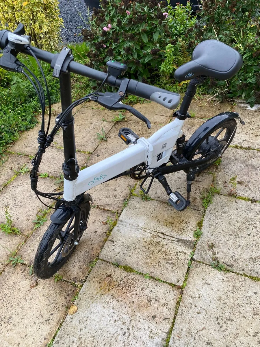 FIIDO D2S ELECTRIC FOLDING E-BIKE — WITH CHARGER - Image 3