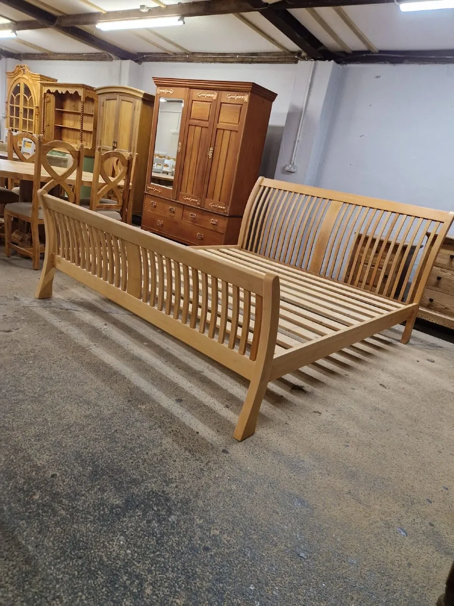 6ft super king light oak bed - Image 1