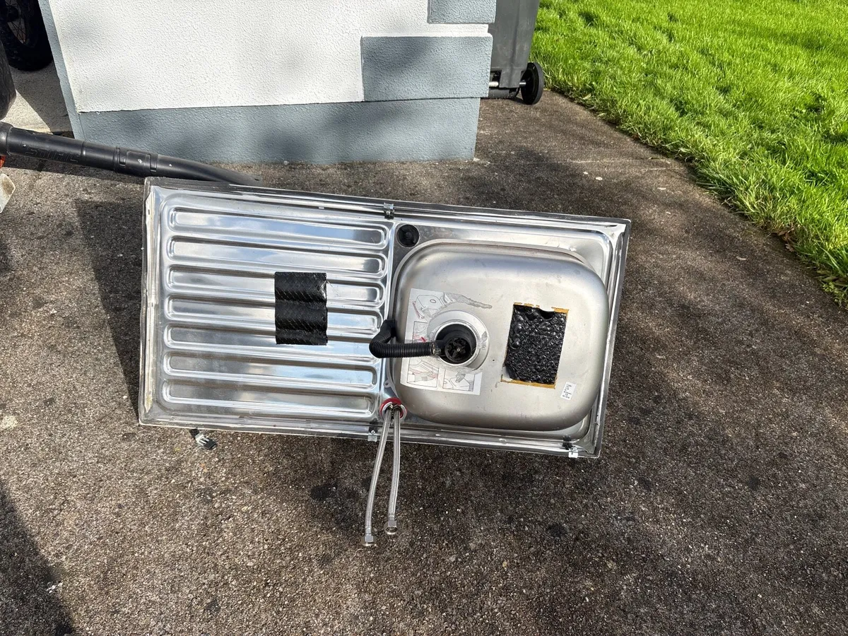 Kitchen sink - Image 2