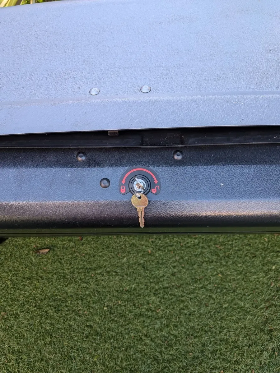 Halfords 420L Roof Box - Grey - Image 3