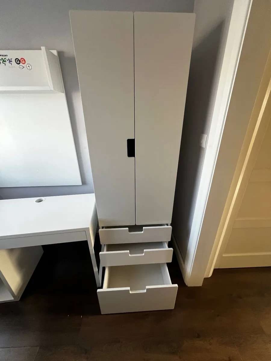 Wardrobe plus desk - Image 1