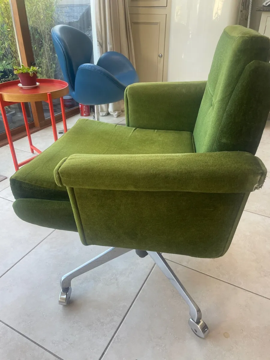 Vintage Mid-Century Swivel  Chair (1960s–1970s) - Image 3