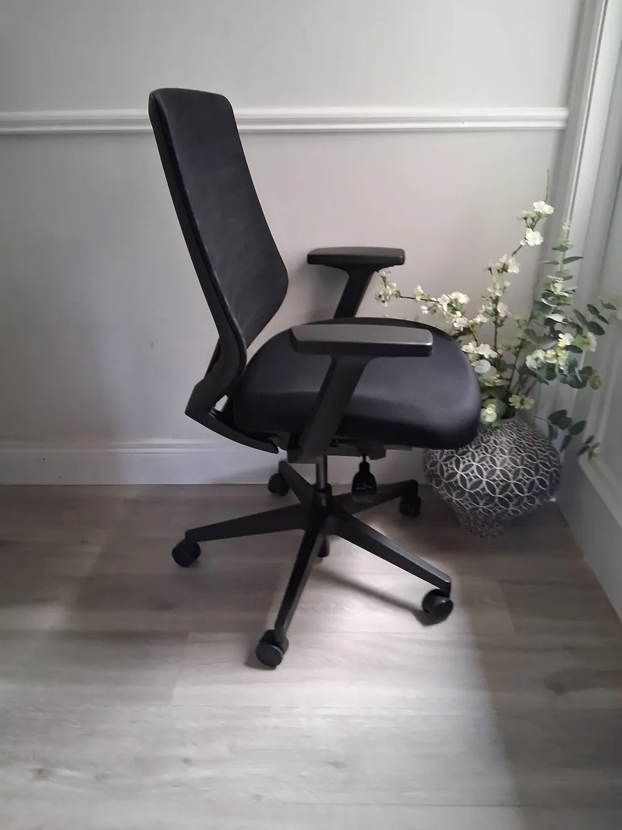 Ergonomic Office Chair - Image 3
