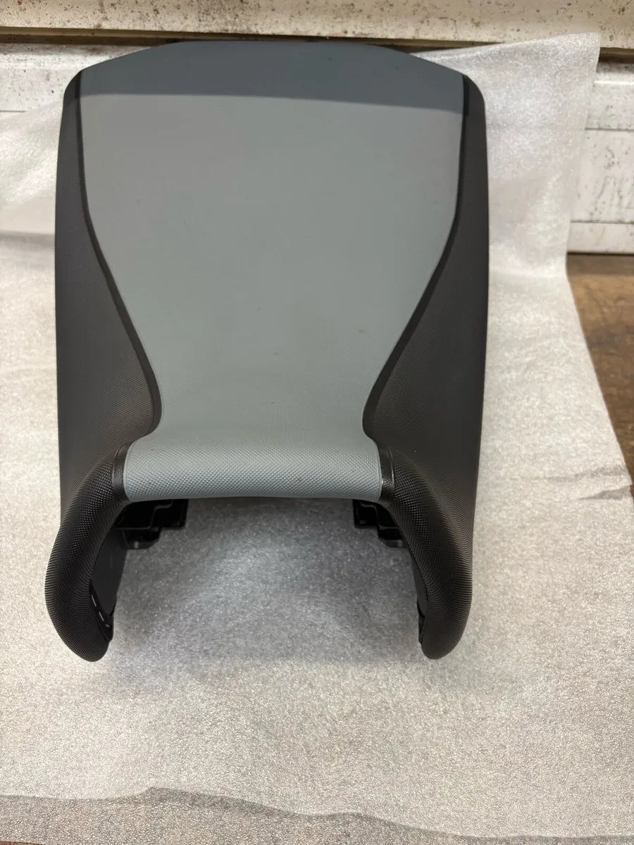 BMW R1300GSA Low Seat - Image 2
