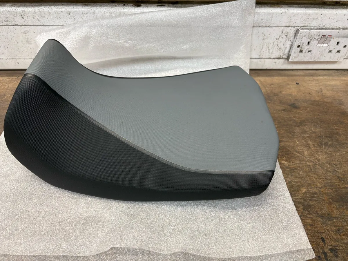 BMW R1300GSA Low Seat - Image 3