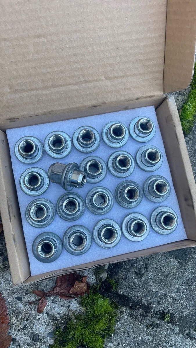 16x6.5J, ET39, 5x114.3, CB 60.1 mm - Image 2