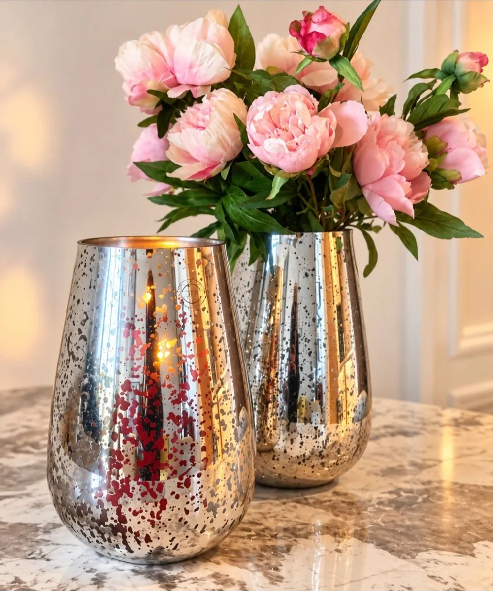 Vases - Image 2