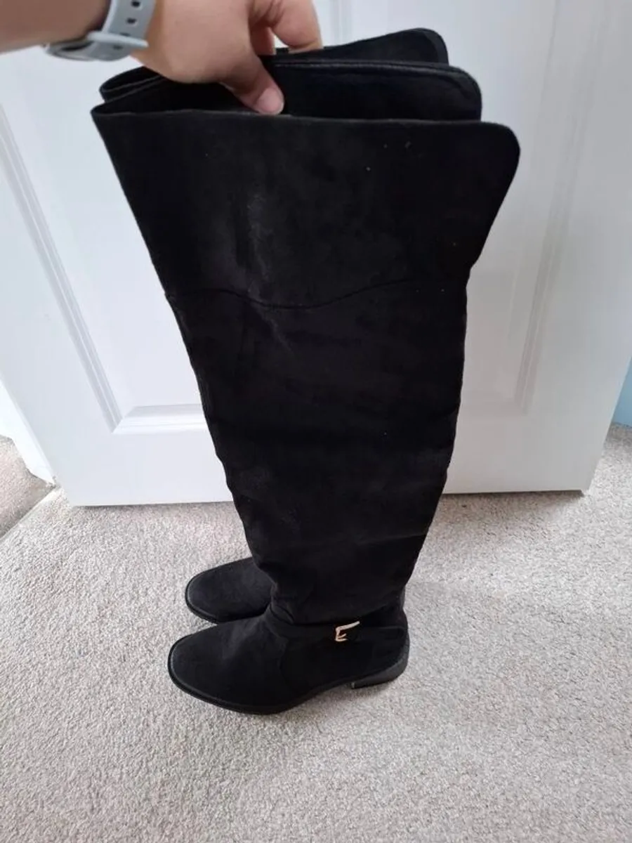Boots - Image 2