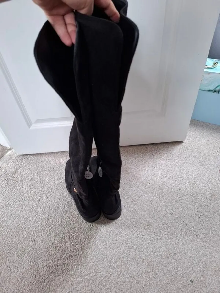 Boots - Image 3