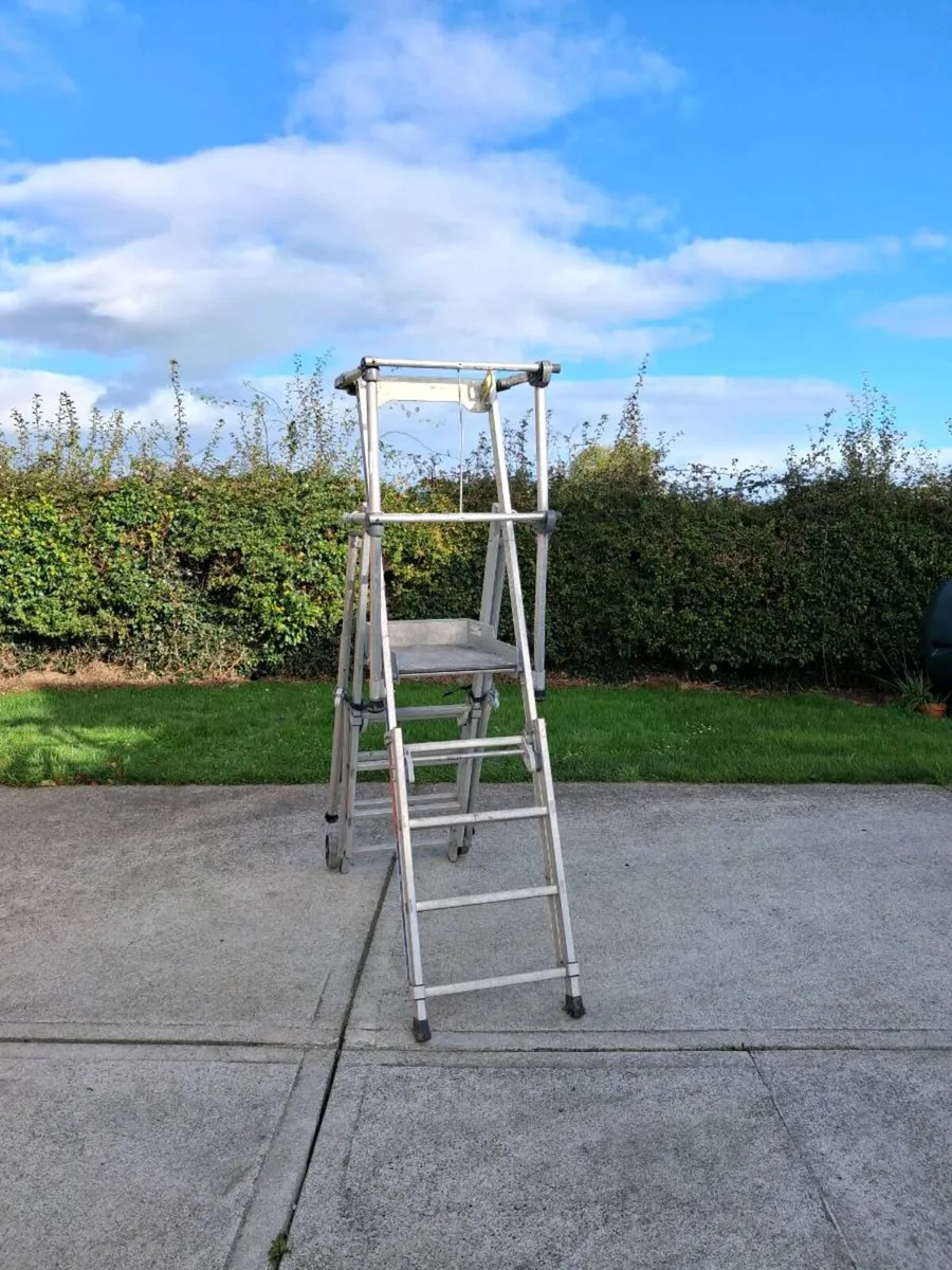 Podium platform ladder - Image 2