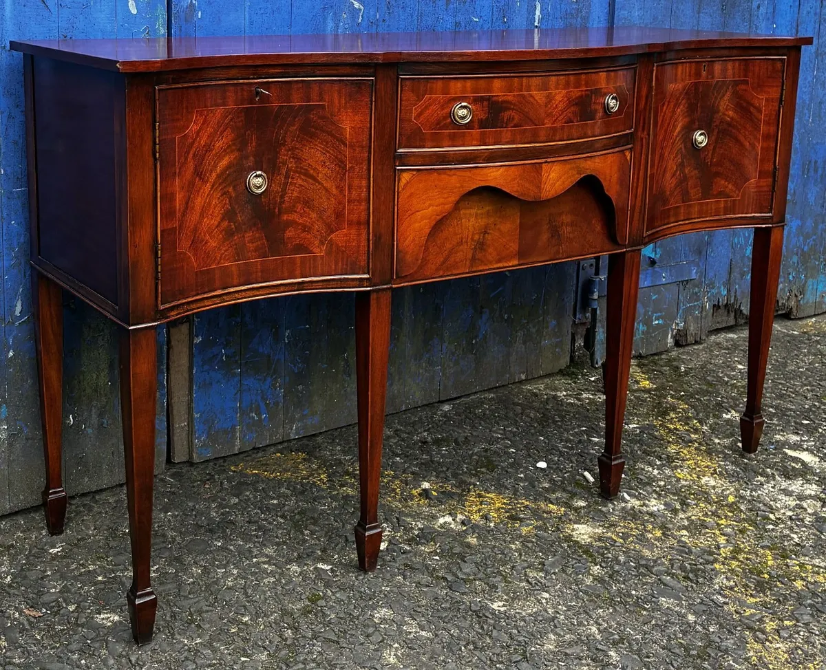 Flame Mahogany Serpentine Sideboard - Image 2