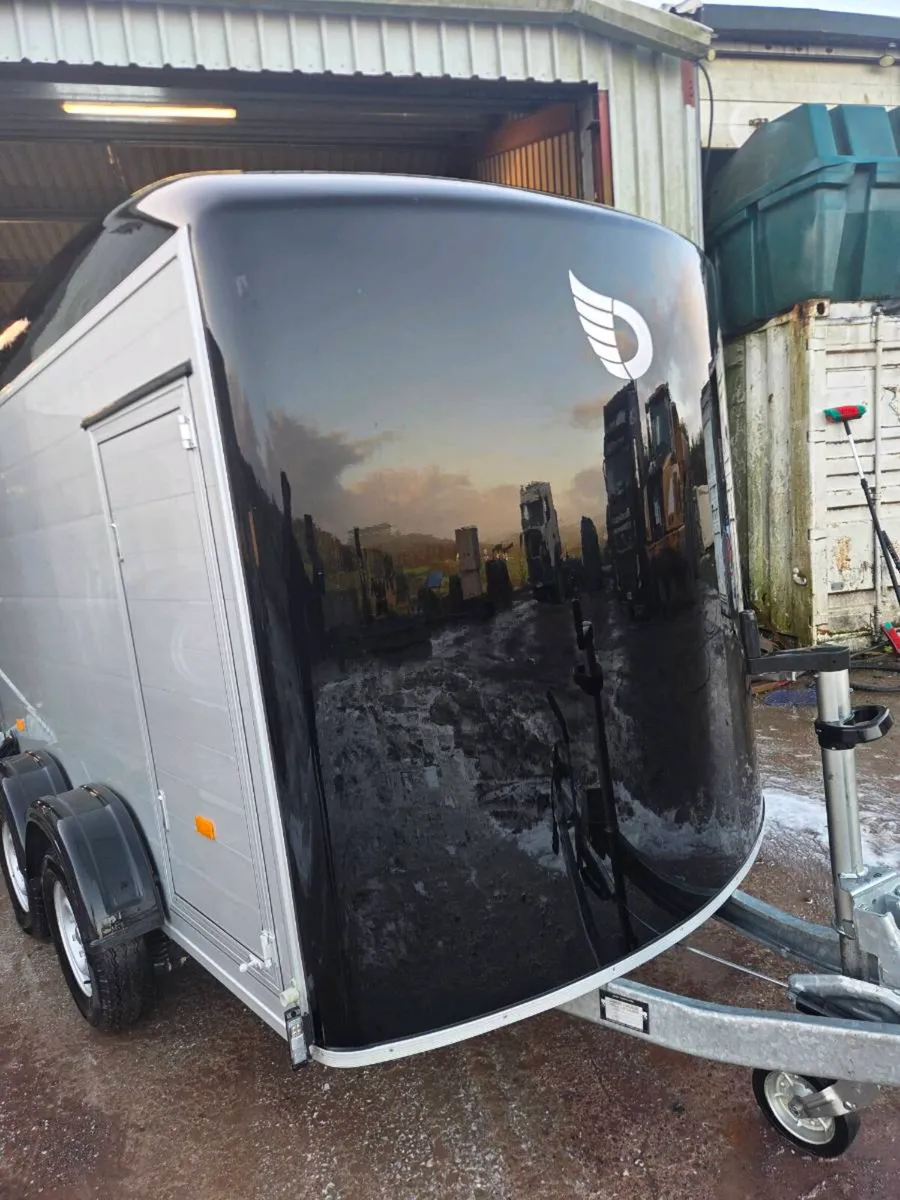Debon box trailer - Image 1