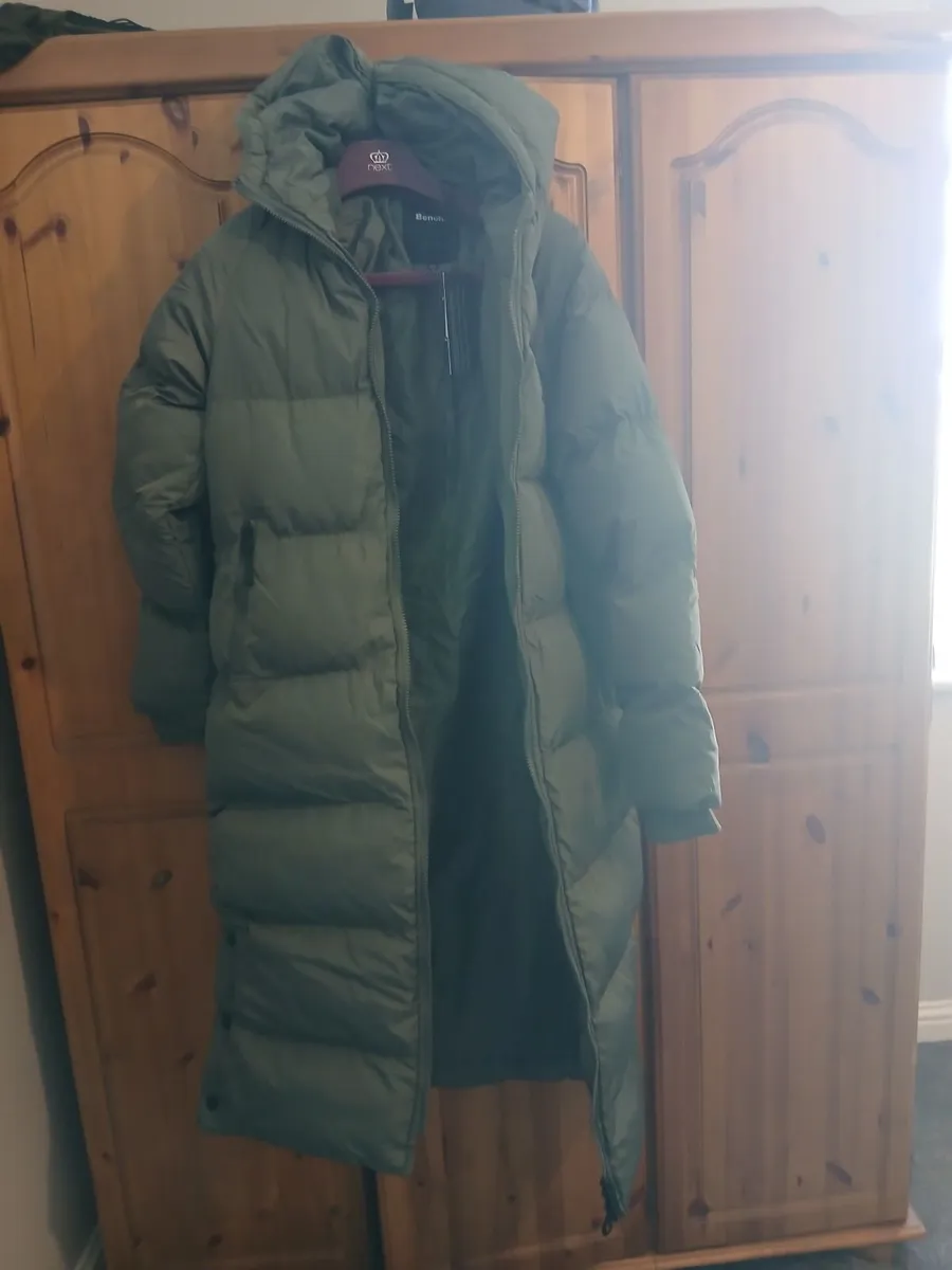 Women's long puffer coat new with tags size 10 - Image 2