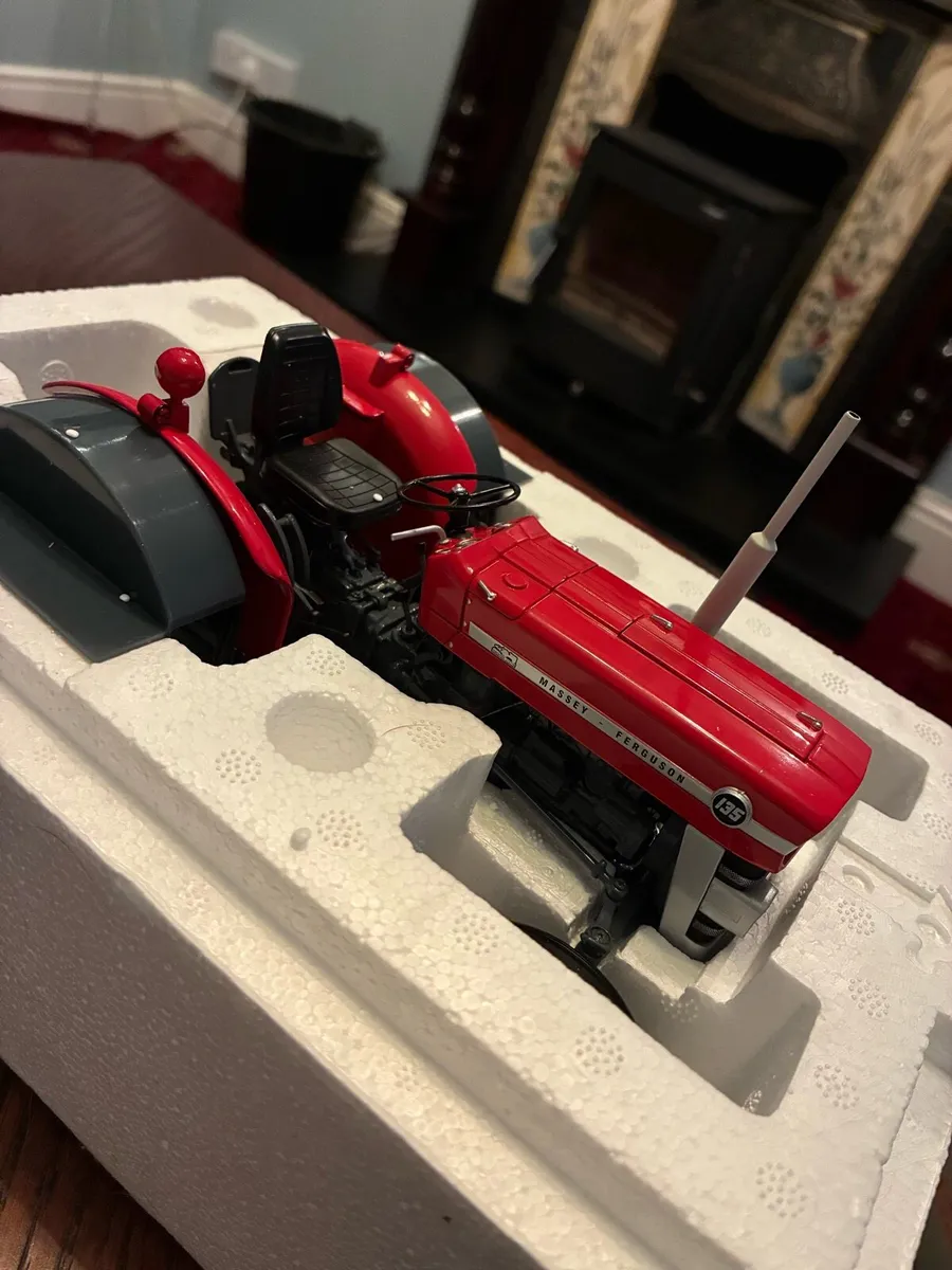 Britains Massey Ferguson 135 1:32 - Image 4