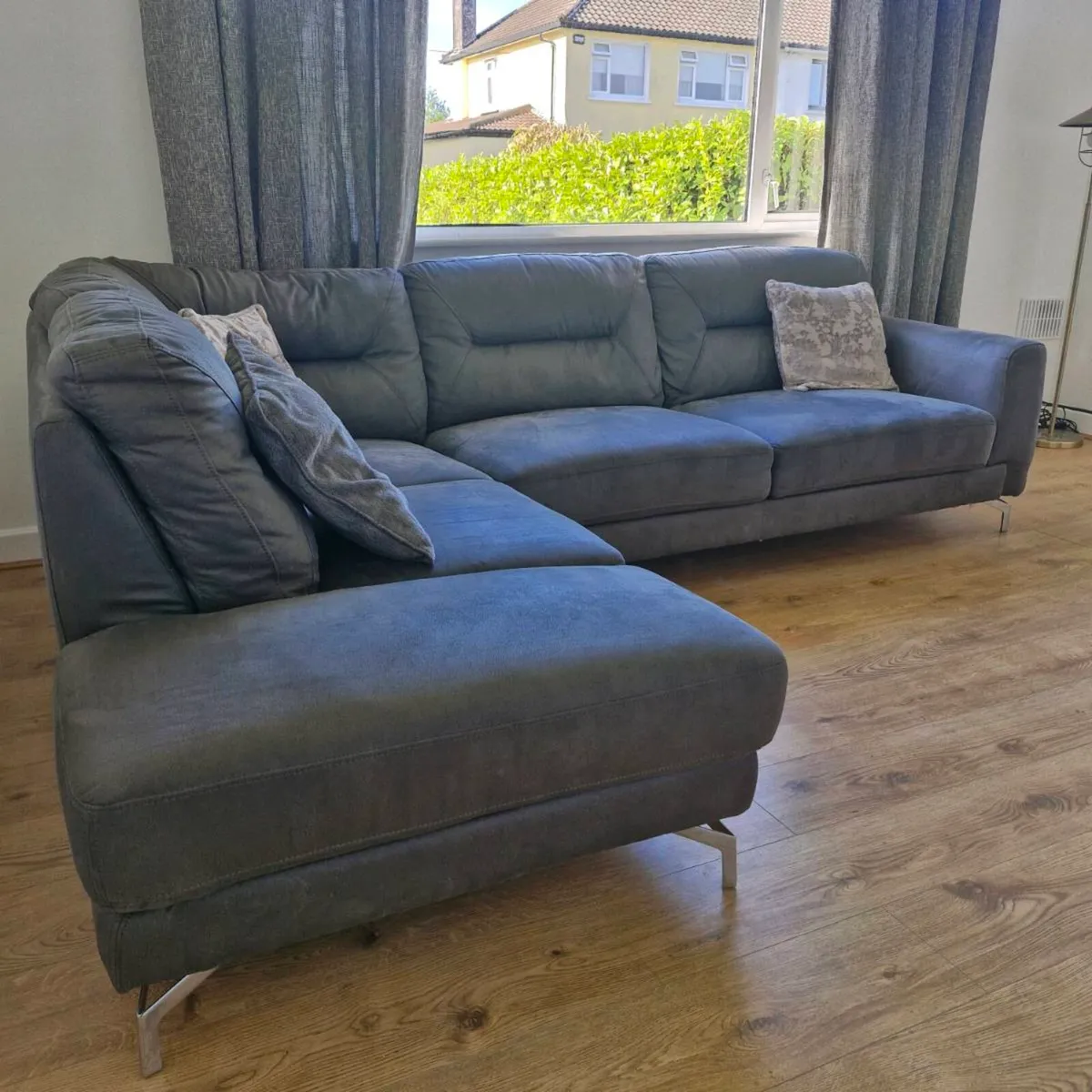 Couch - Image 2