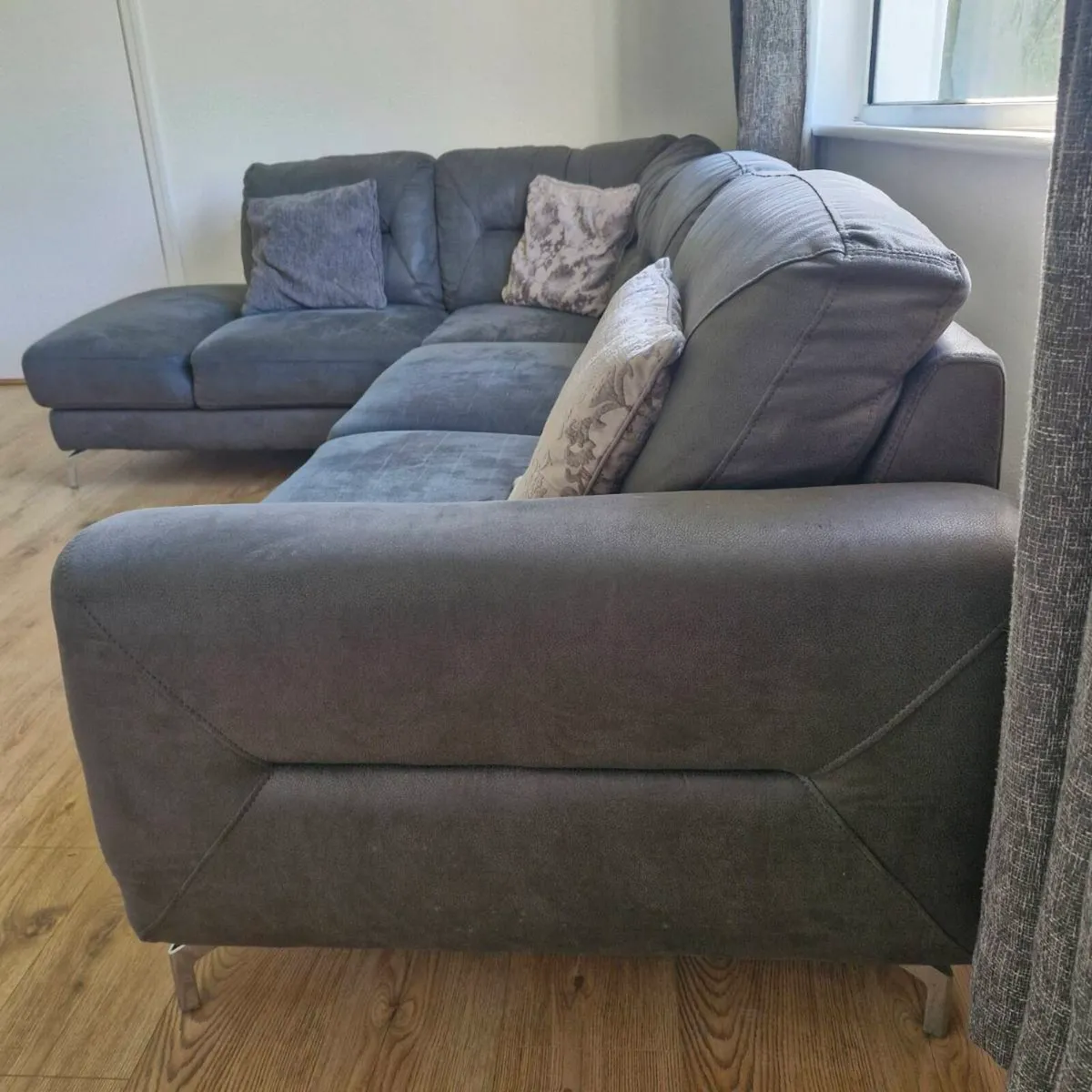 Couch - Image 3