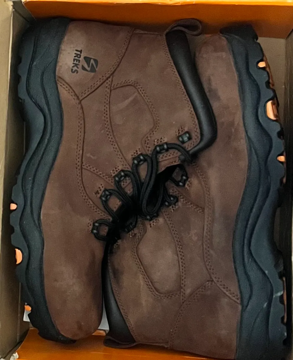 New Treks boots - Image 2