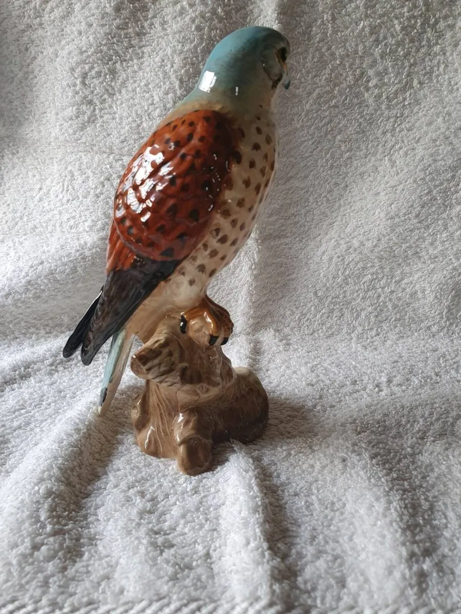 Vintage Beswick Kestrel Figurine - Image 1