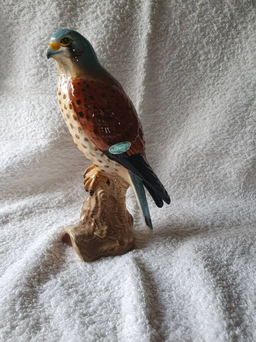 Vintage Beswick Kestrel Figurine - Image 3
