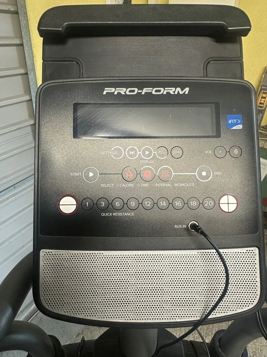 Proform  Elliptical Cross Trainer - Image 4
