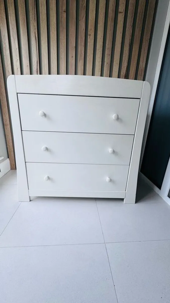 Mamas and Papas changing table - Image 2