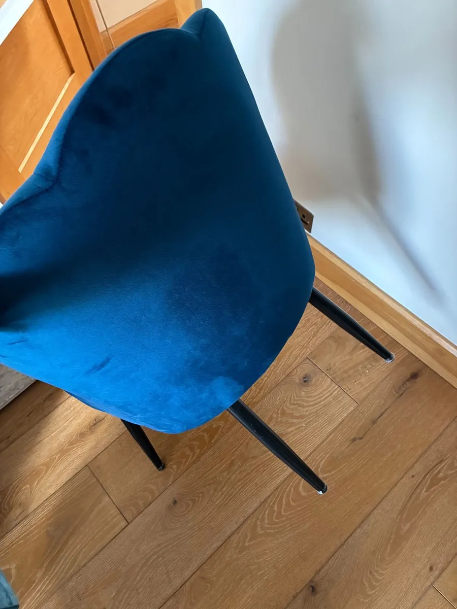 Accent chair - Image 3