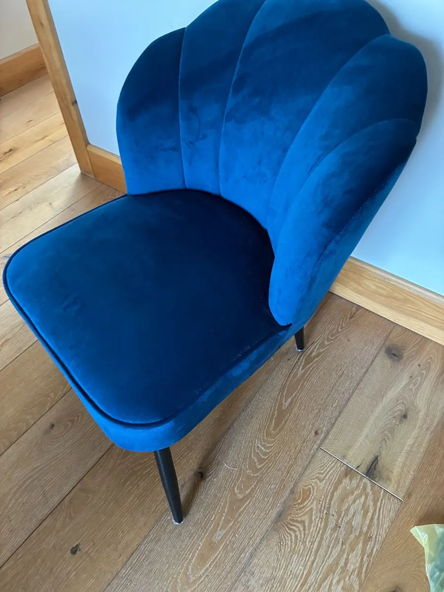 Accent chair - Image 2