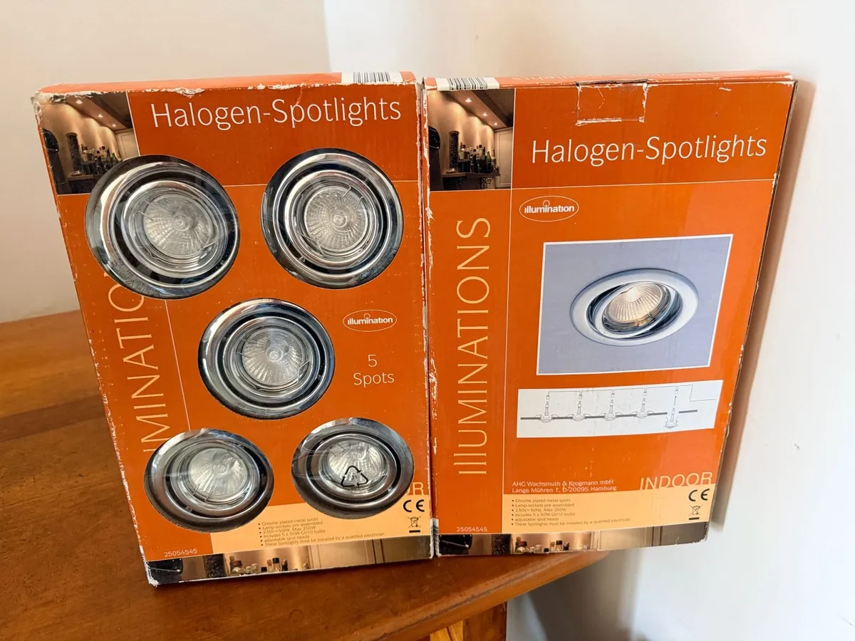 10 ceiling halogen spot lights, new in boxes