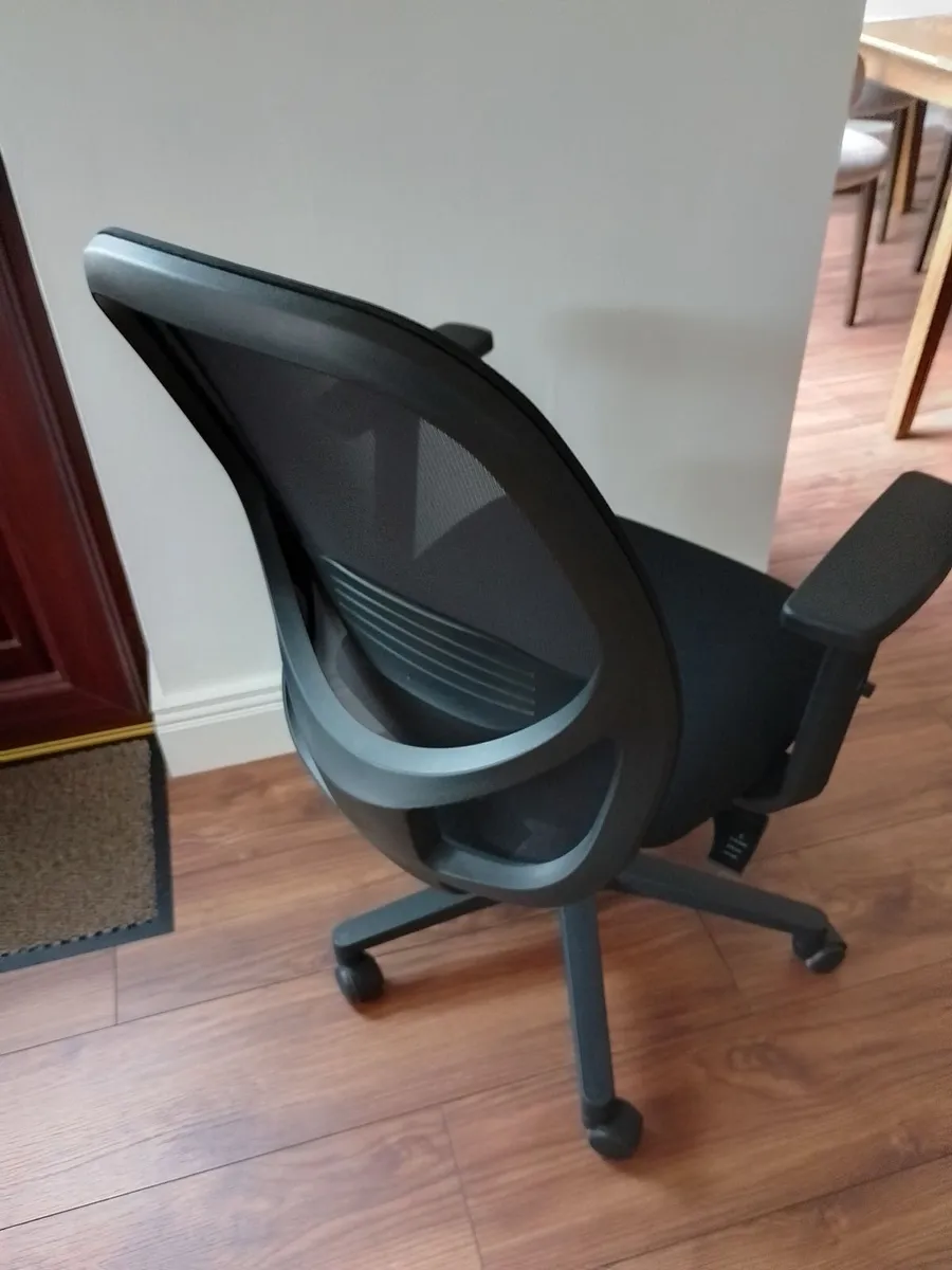 Office chair - Image 2
