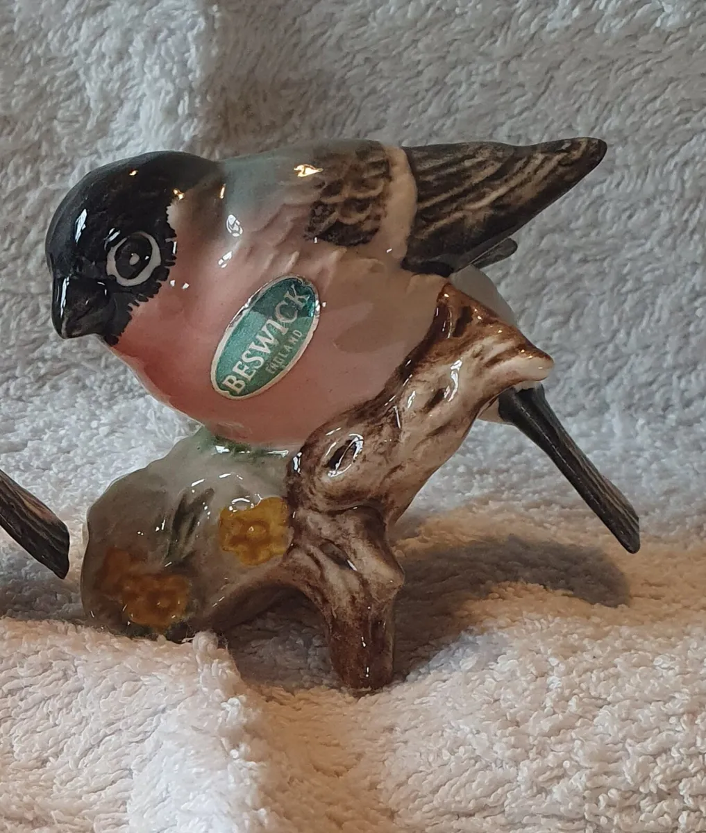 Vintage Beswick Bullfinch Bird Figurine